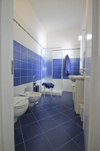 A bathroom at B&B Villa Genny a pochi passi dal mare