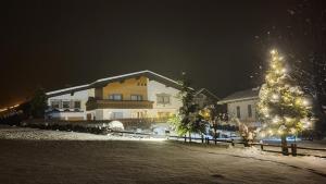 Budova, v ktorej sa dovolenkový dom nachádza