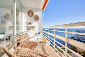 Balkon lub taras w obiekcie SUNSET BEACH Charming apartment with jacuzzi