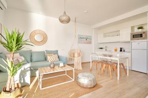 SUNSET BEACH Charming apartment with jacuzzi, Torremolinos ...