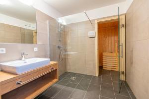 Kúpeľňa v ubytovaní Chalet Dorf Wagrain Alpenleben by AlpenTravel