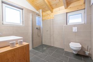 Kúpeľňa v ubytovaní Chalet Dorf Wagrain Alpenleben by AlpenTravel