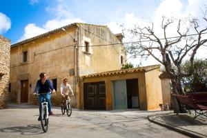 Jazda na bicykli v okolí ubytovania Apartamentos en la Rectoria de Regencós