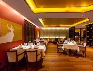 Restaurant o iba pang lugar na makakainan sa Ezdan Palace Hotel