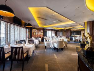 Restaurant o iba pang lugar na makakainan sa Ezdan Palace Hotel