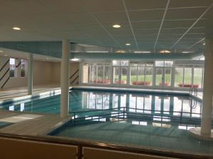 Bazén v ubytování Appartement De Jutter, Resort Amelander Kaap nebo v jeho okolí