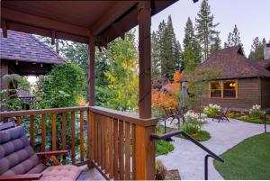 Gallery image of Cedar Crest - Osprey Cottage 3 in Homewood +13 photos