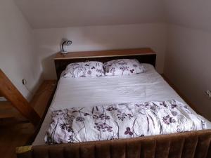 Letto o letti in una camera di Jarebika