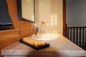Zdjęcie z galerii obiektu Villa Las Caletas del Mar - Heated Pool w Costa Teguise