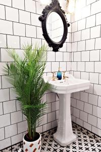 A bathroom at Sparth House Hotel 