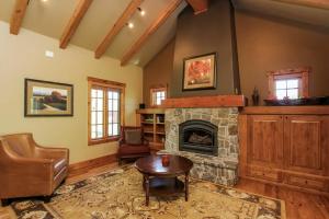 Clearwater Cottage 87 at Tamarack Resort by Casago McCall - Donerightmanagement