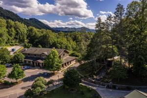 Gallery image of Nantahala Village in Bryson City
