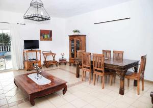 Μια τηλεόραση ή/και κέντρο ψυχαγωγίας στο Villas del Mar Viña y Cabrera