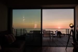 海景或在公寓看到的海景