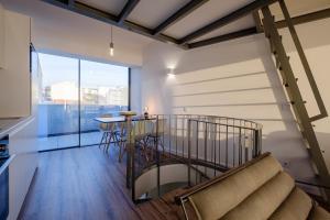BOUTIQUE Rentals- ATTICO Luxury Design-Ocean views的休息区