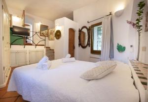 Katil atau katil-katil dalam bilik di Charming Villa in Olbia with Shared Pool and Garden +53 gambar