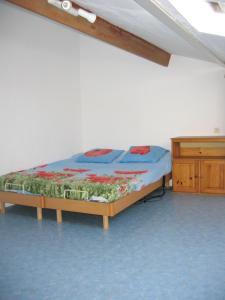 Ένα ή περισσότερα κρεβάτια σε δωμάτιο στο Appartement de 2 chambres a Port Vendres a 400 m de la plage avec vue sur la mer balcon amenage et wifi