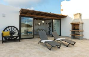 Gallery image of 3 bedrooms villa with private pool furnished terrace and wifi at Mancha Blanca 7 km away from the beach in Tinguatón