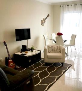 Et tv og/eller underholdning på Modern apartment in Funchal, near city centre, 80m²