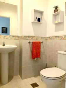 Salle de bains dans l'établissement 2 bedrooms apartement with wifi at Funchal 2 km away from the beach