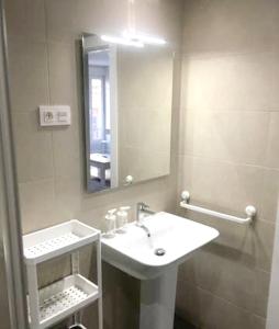 Koupelna v ubytování Welcoming apartment in León - 35 m² with comfort