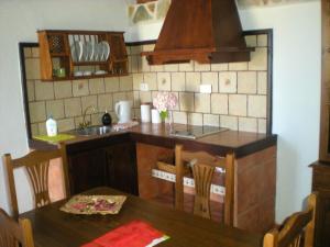 Kuchyňa alebo kuchynka v ubytovaní Charming apartment in Los Silos with terrace and barbecue