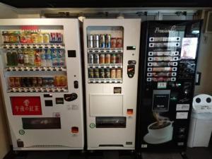 two vending machines with soda and drinks on them at Hotel Suntargas Otsuka - Vacation STAY 08516v in Tokyo