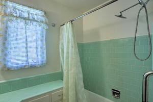 Phòng tắm tại Less Than 3 Mi to Dtwn Phoenix Home with Yard +18 ảnh