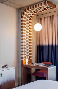 Postel nebo postele na pokoji v ubytování Hyatt Centric Downtown Portland