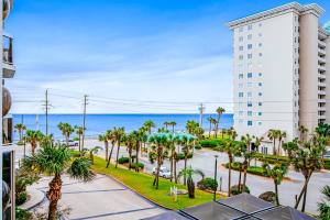 Gallery image of Surfside Resort by Vacasa in Destin