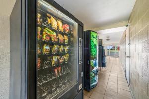 Φωτογραφία από το άλμπουμ του Red Roof Inn & Suites Wapakoneta σε Wapakoneta