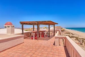 Φωτογραφία από το άλμπουμ του Casa San Miguel - Beachfront House σε Playa Encanto