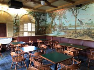 Un restaurante o sitio para comer en Americas Best Value Inn Historic Clewiston Inn
