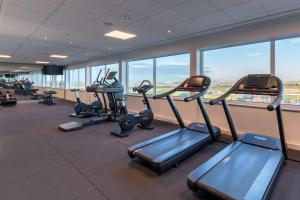 Radisson Blu Hotel Amsterdam Airport, Schiphol的健身中心和/或健身设施
