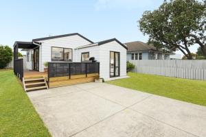 Gallery image of The Mount Beach Pad - Mt Maunganui Holiday Home in Matapihi