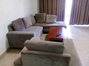 Posezení v ubytování A fully furnished apartment in Kampala