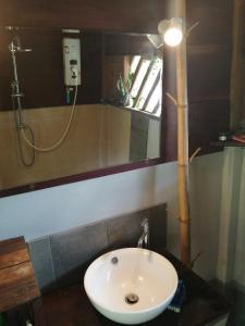 Kylpyhuone majoituspaikassa Tad Lo - FANDEE ISLAND - Bolaven Loop Pakse