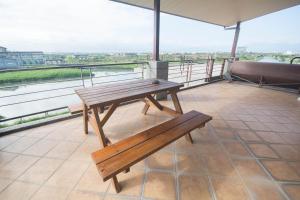 En balkong eller terrasse på Lanyang Beach Villa