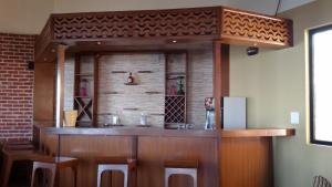 Majoituspaikan Hotel Himalayan Villa baari tai lounge-tila