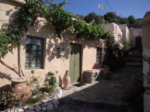 The building in which the holiday home is located