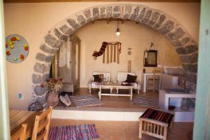 A seating area at Sitanos Athena House
