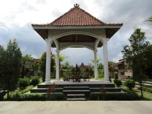 Balkondes Bumiharjo (Kampung Dolanan)外面的花园