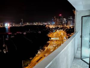 Cảnh Hong Kong hoặc tầm nhìn thành phố từ khách sạn