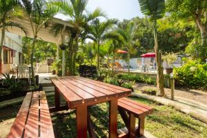 Vonkajšia záhrada v ubytovaní Ilha Azul House