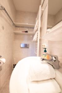 Koupelna v ubytování Zirbe + 18 fotografií