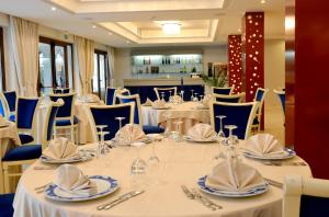 Restaurace v ubytování Prince Franklyn Hotel