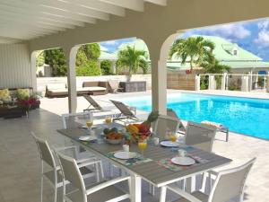 Gambar di galeri bagi V1 Oyster Pond Dream Panorama di Oyster Pond