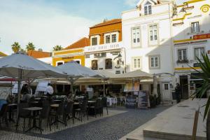 En restaurant eller et spisested på Love apartment Beco Torto, Cascais