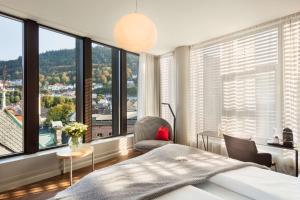 Кровать или кровати в номере Bergen Børs Hotel