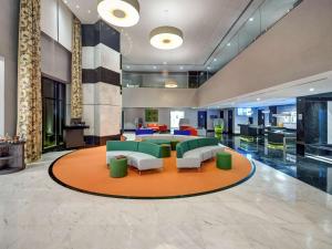 Гостиная зона в Novotel Sharjah Expo Centre